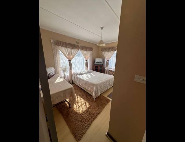 3 BEDROOM HOUSE FOR SALE IN WOODLANDS